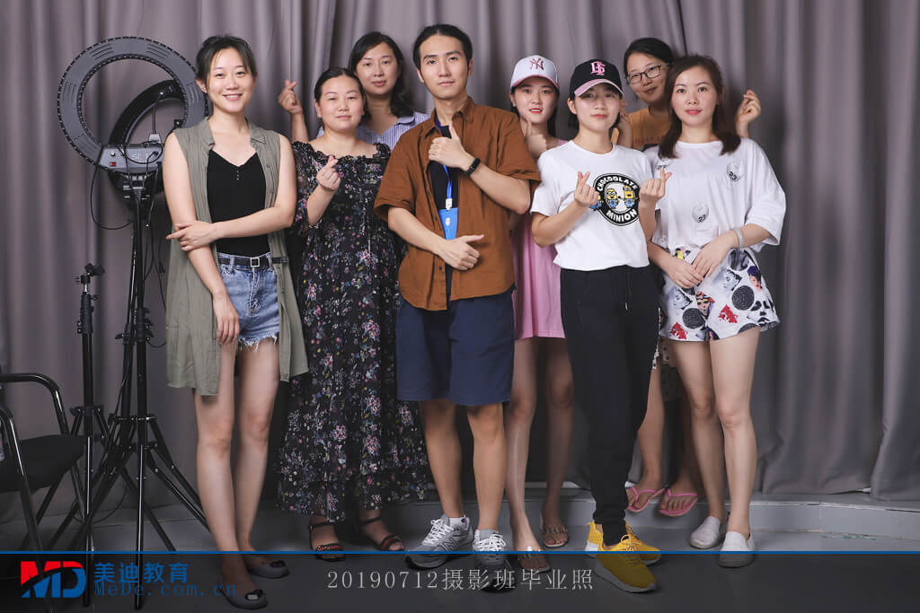 20190712攝影班畢業(yè)照