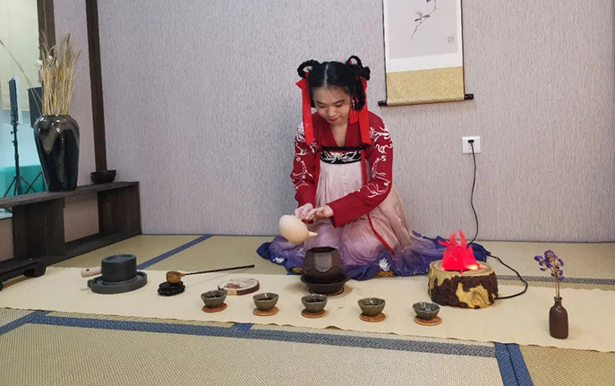 引爆直播流量 創(chuàng)造IP神話 — 芳村茶業(yè)城直播基地揭牌儀式成功舉行 - 美迪教育