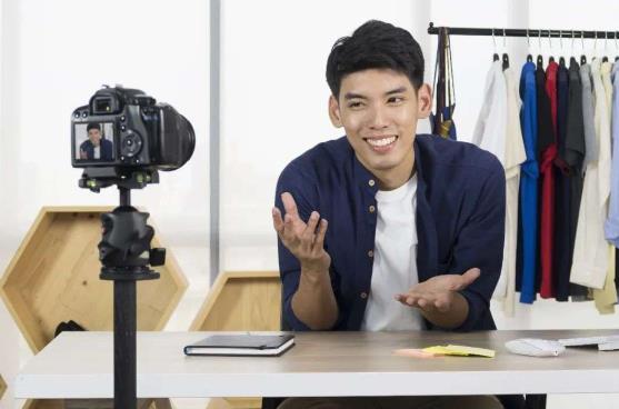一個(gè)新手怎么做直播？這三個(gè)建議一定要看完！ - 美迪電商教育